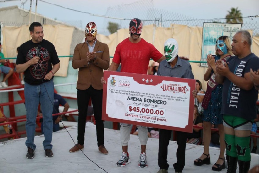 Reciben Arenas de Lucha Libre estímulo económico