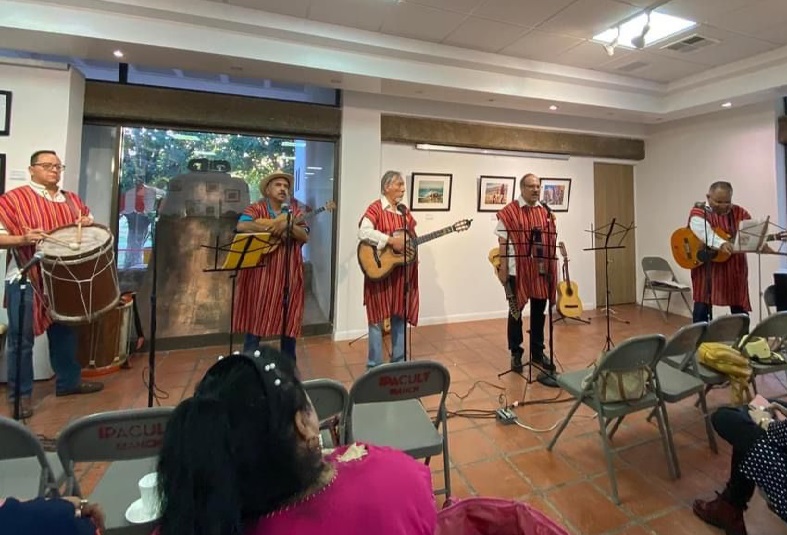 Bohemia con música y poesía en el MAHCH